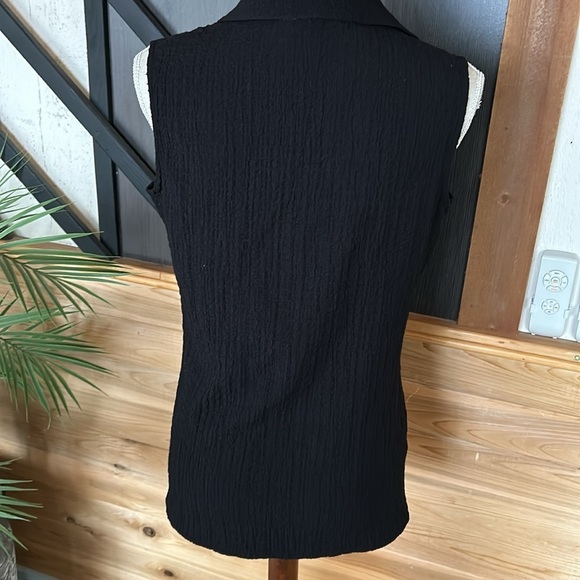 White Stag women’s top black size M
Women’s top blouse - Picture 5 of 6